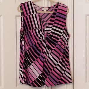 Dana Buchman sleeveless v-neck blouse